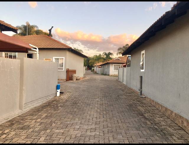 3 BEDROOM TOWNHOUSE FOR SALE IN BENDOR